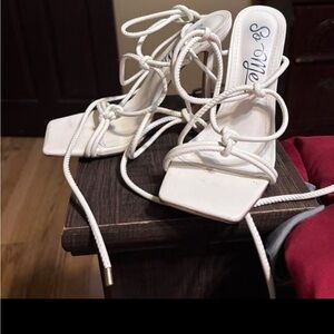 So Me Women's Elegant White Lace-Up Heels